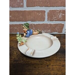 Goebel M.I. Hummel # 166 "Boy With Bird, Ashtray" 3.375" Stylized Bee TMK-3